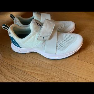 Size 7 Tiem Cycling Shoes